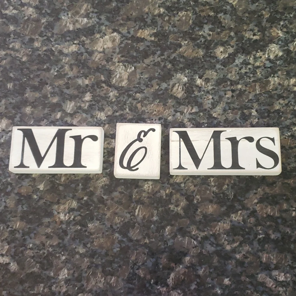 Mr and Mrs decorative blocks - Picture 1 of 4